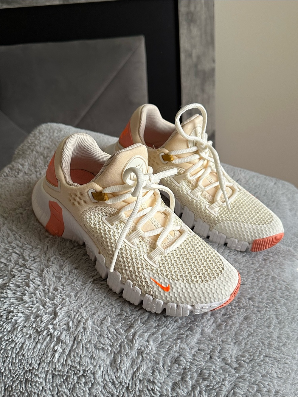 Nike Wome’n Cream and Coral Low-Top Knit Running Shoes